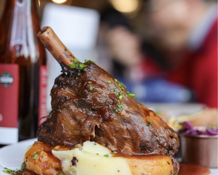 Slow-cooked Scottish meat with mash at Makars Gourmet Mash Bar in Edinburgh