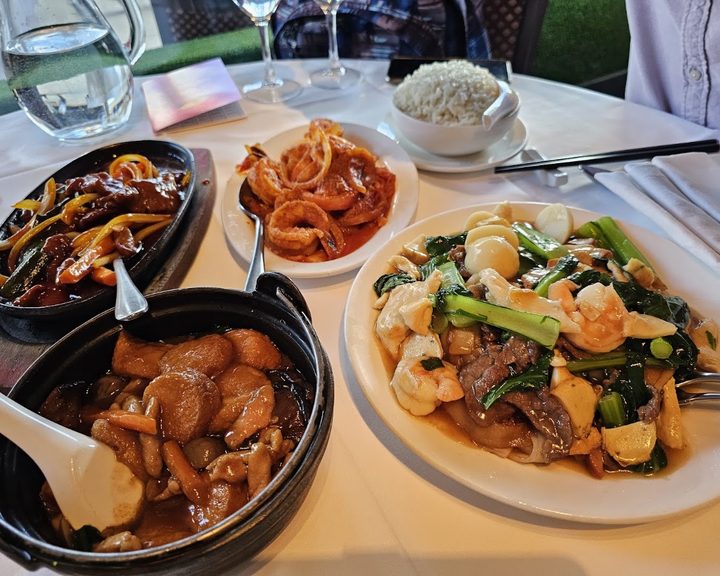 Singaporean and Malaysian sharing dishes at Singapore Garden