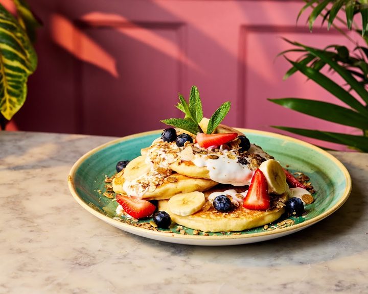Fruit-topped pancakes at Bill's Westfield White City