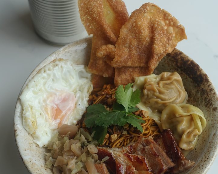Singaporean noodles, egg and crisp wontons at Singapore Coffee House