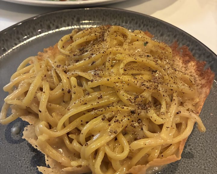 Fresh cacio e pepe pasta at Cacio & Pepe in Pimlico