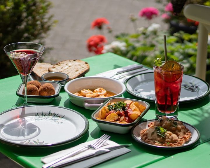 Mediterranean tapas and drinks at Amora Gusto