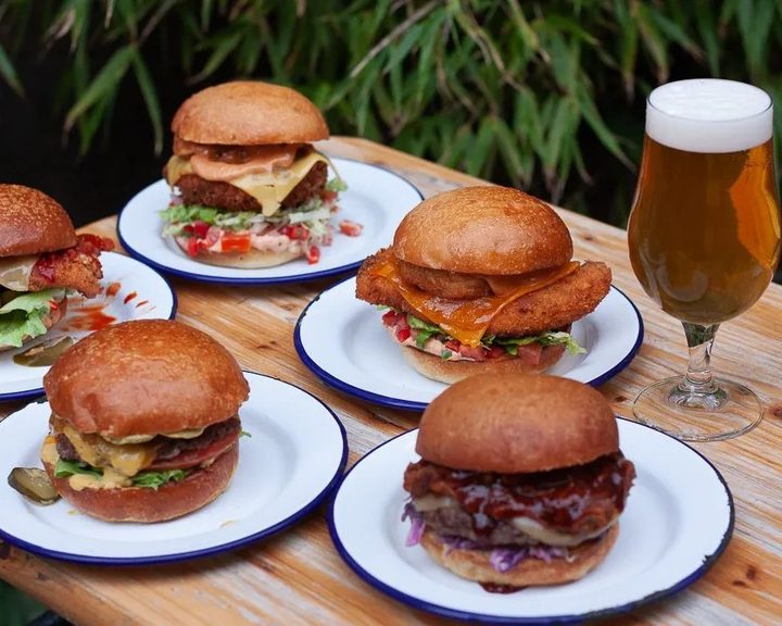 Freshly cooked burgers and craft beer at Salt Horse in Edinburgh Old Town
