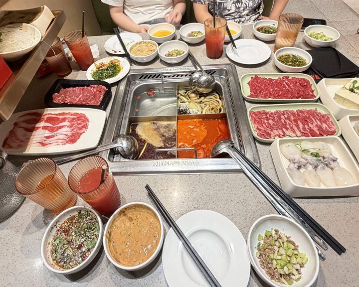 Hot pot and sliced meats at Haidilao London Piccadilly